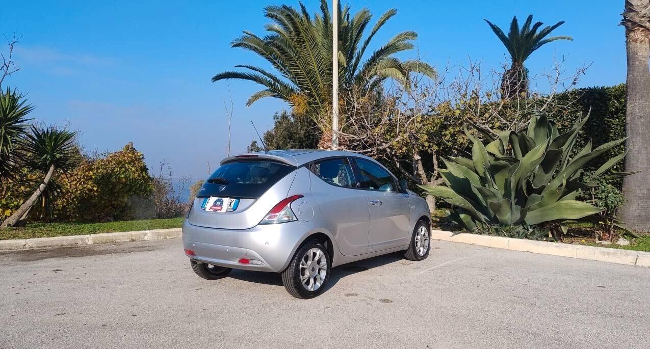Lancia Ypsilon 1.2 69 CV 5 porte GPL Ecochic Gold