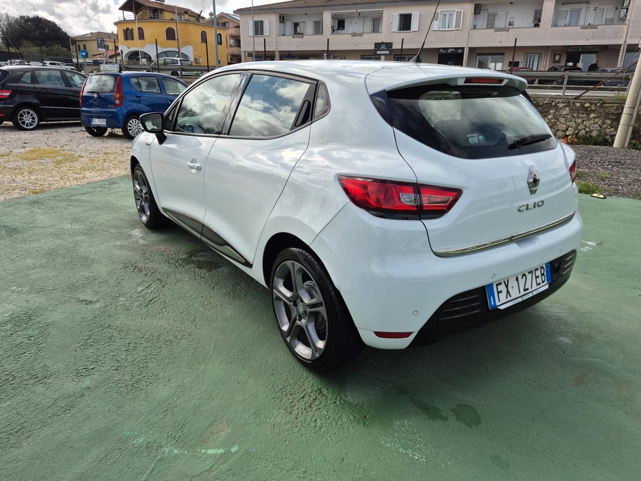 Renault Clio 1.5 dci 75 CV 5 Moschino Zen