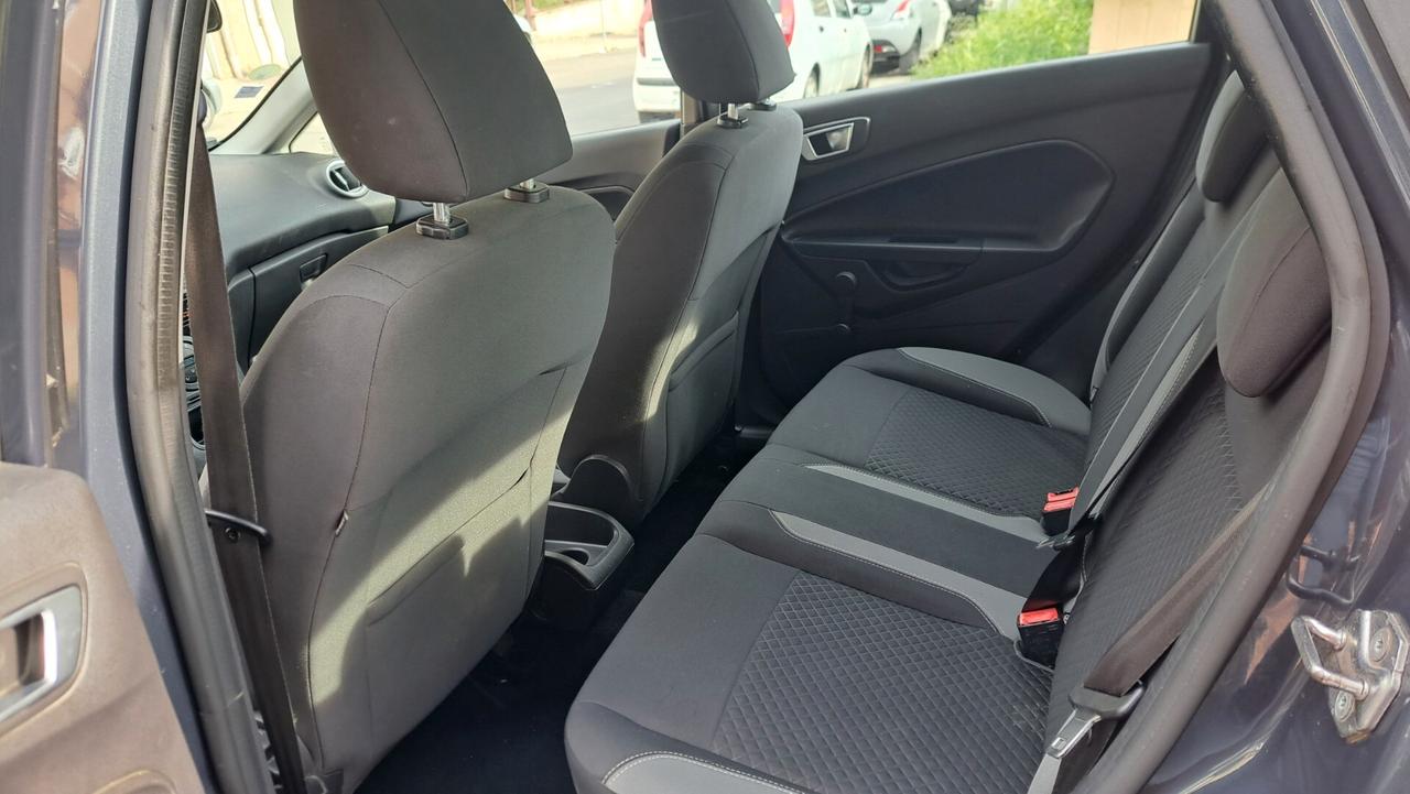 Ford Fiesta 1.5 TDCi 75CV 5 porte gancio traino