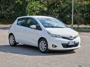 Toyota Yaris 1.0 5 porte Lounge 2012-E5B Manuale NEO