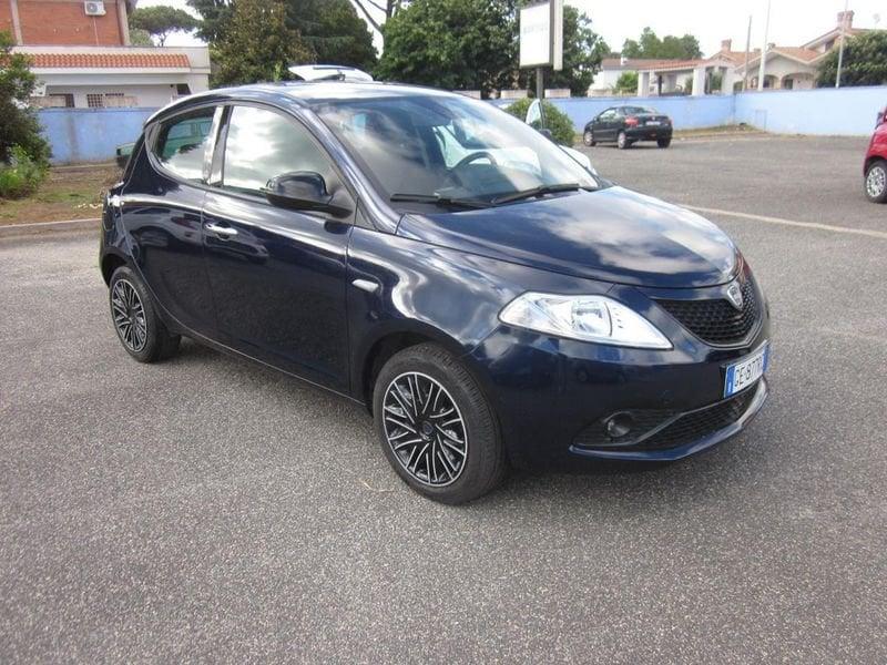 Lancia Ypsilon 1.0 FireFly 5 porte S&S Hybrid Ecochic Gold