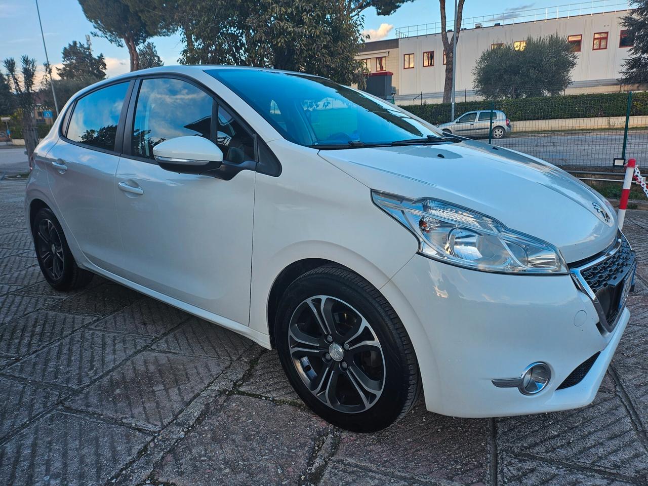 Peugeot 208 1.4 HDi 68 CV 5 porte Active