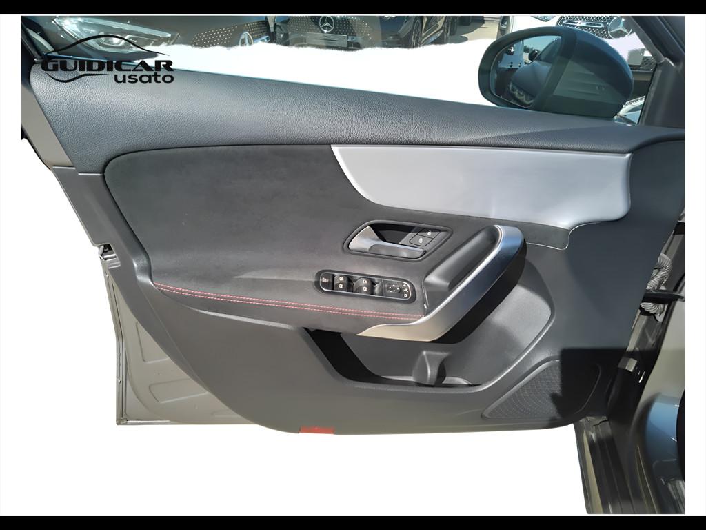 Mercedes-Benz Classe A - W177 2018 - A 200 d Premium auto