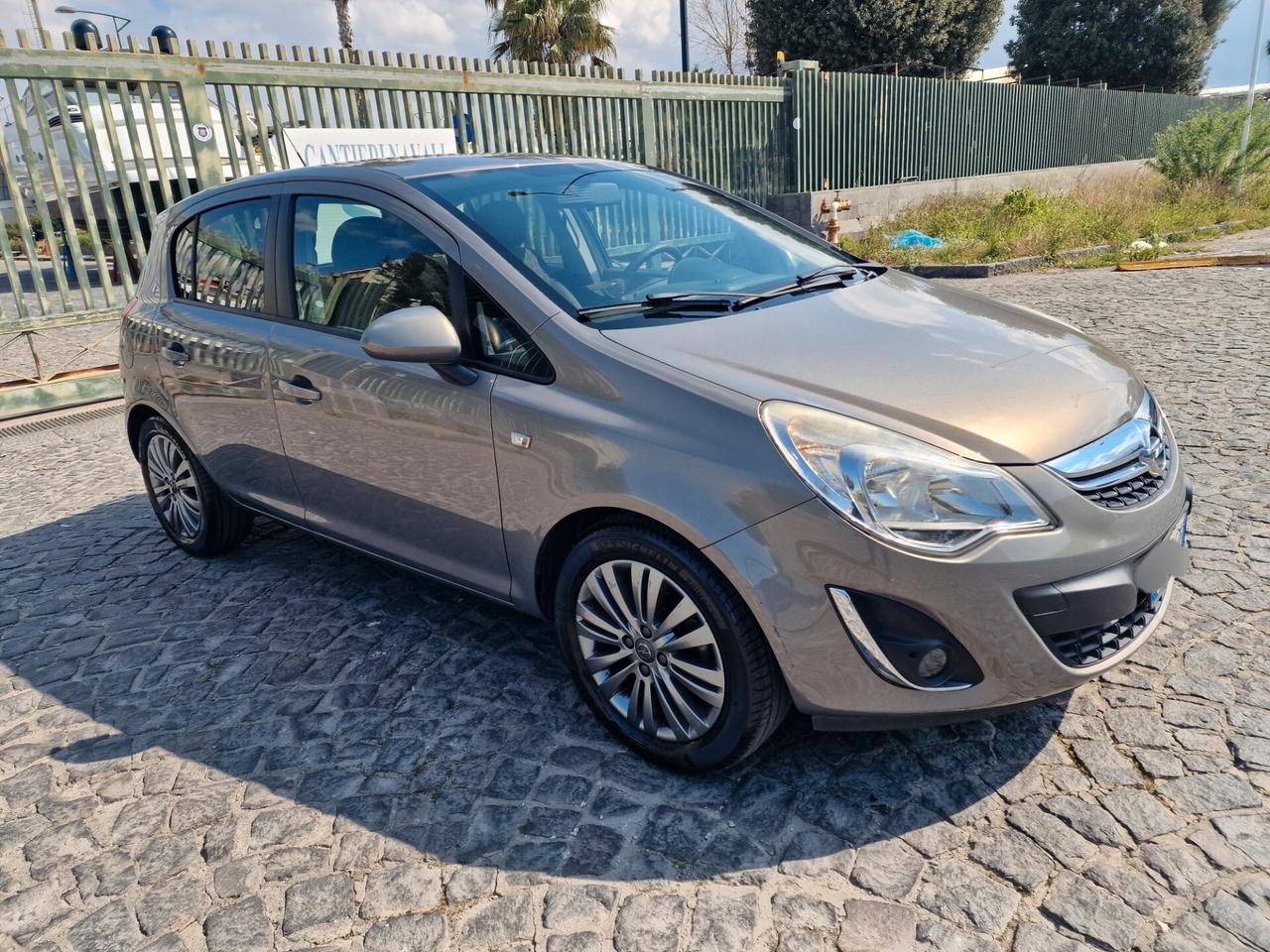 Opel Corsa 1.2 85CV 5 porte GPL-TECH Edition