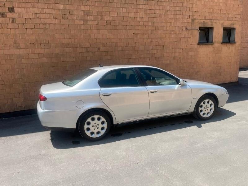 Alfa Romeo 166 2.4 JTD Distinctive