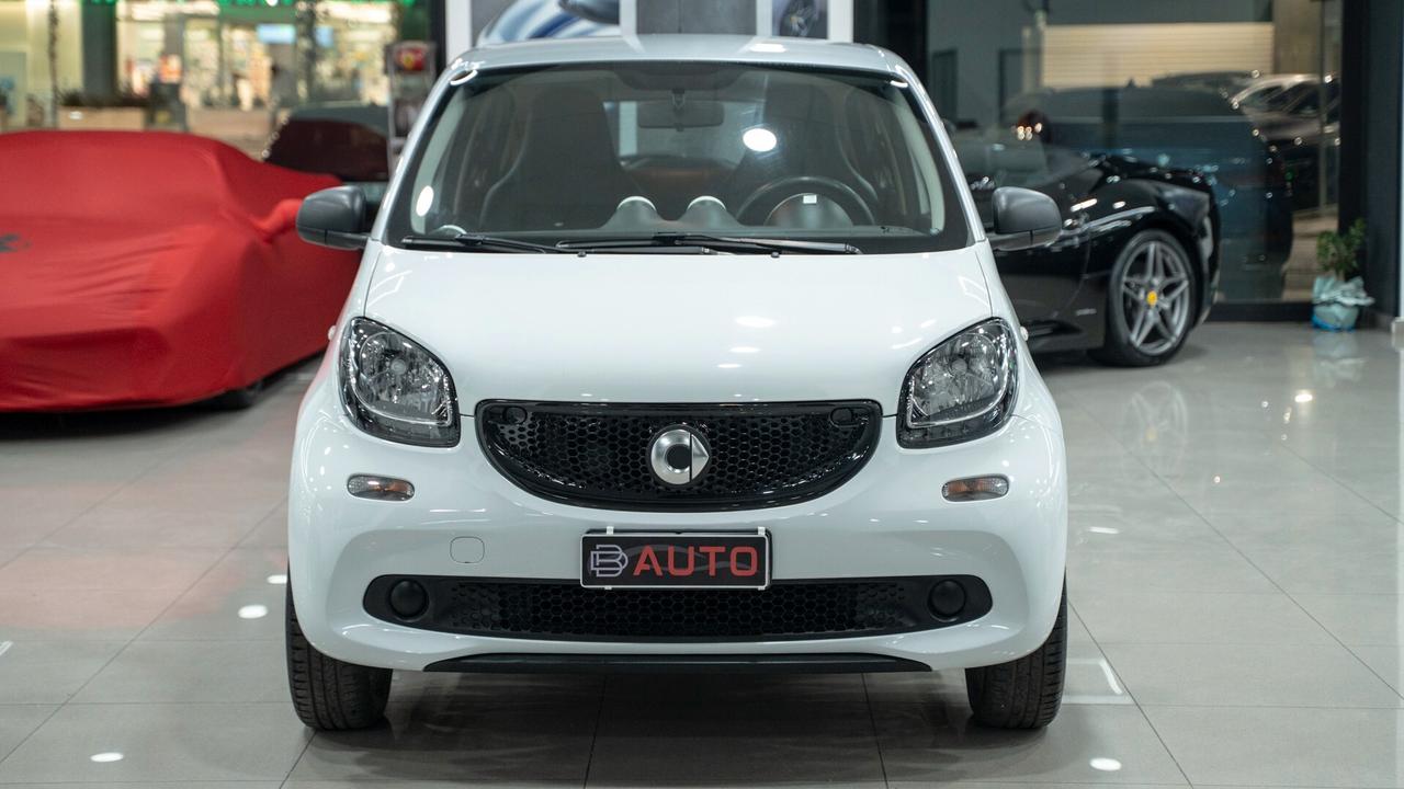 Smart ForFour 1.0 YOUNGSTER 71 CV TWINAMIC AUTO NAVI PELLE FULL