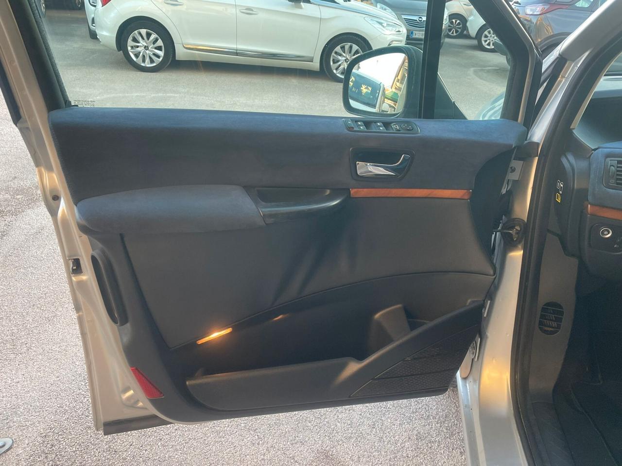 Lancia Phedra 2.2 MJT CA Limited Edition
