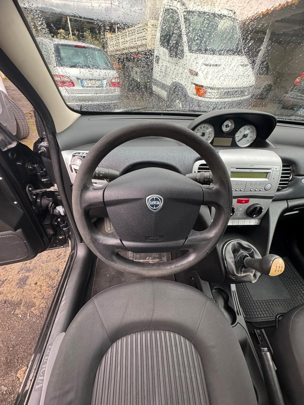 Lancia Ypsilon 1.3 MJT 75 CV Diva