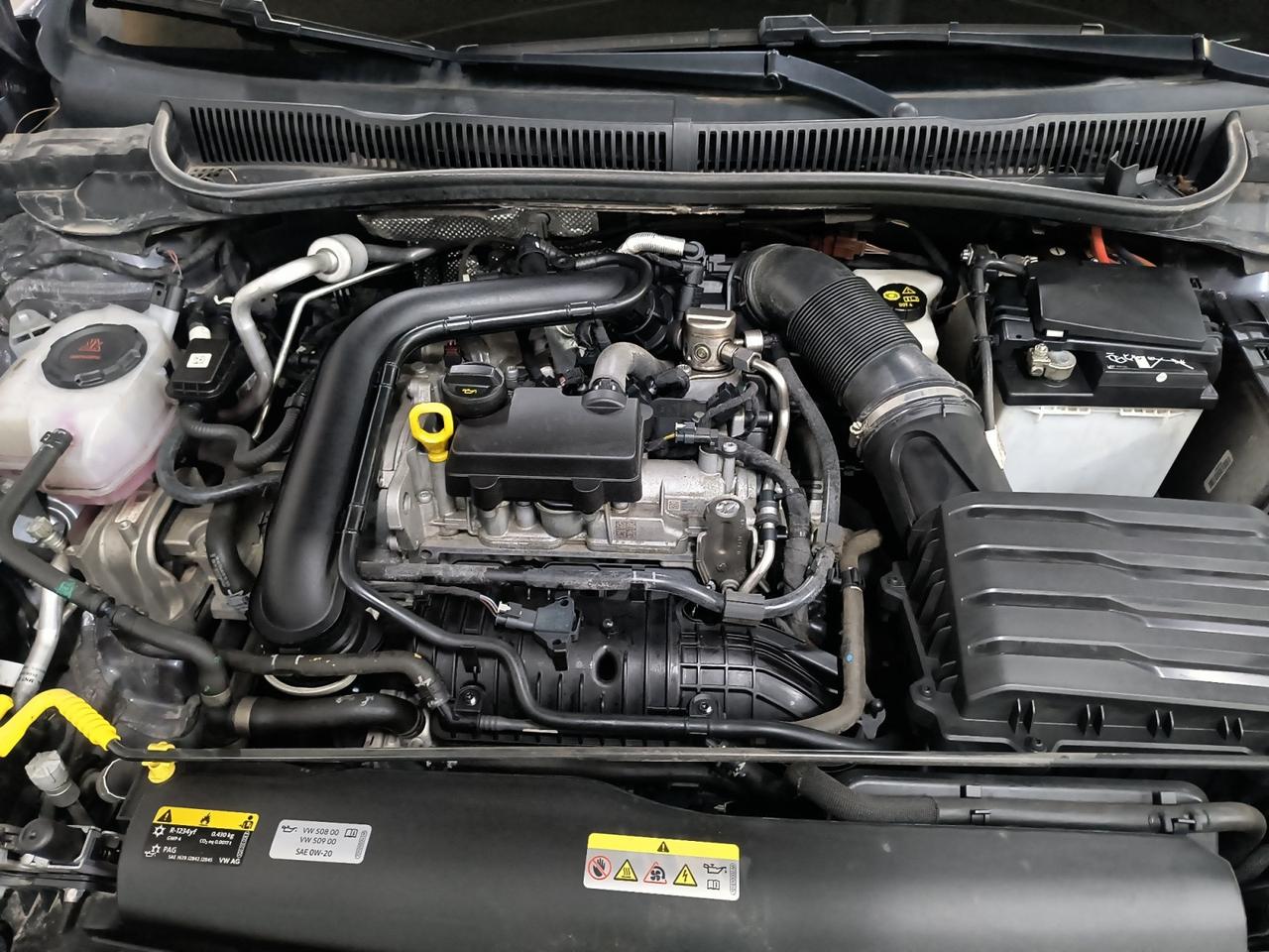 VOLKSWAGEN Taigo - Taigo 1.0 tsi R-Line 110cv