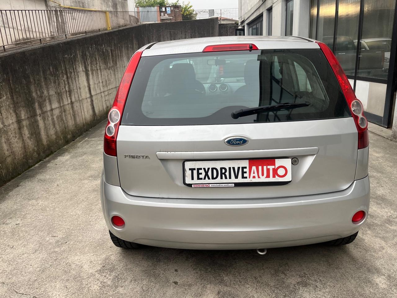 Ford Fiesta 1.4 16V 5p. Ghia