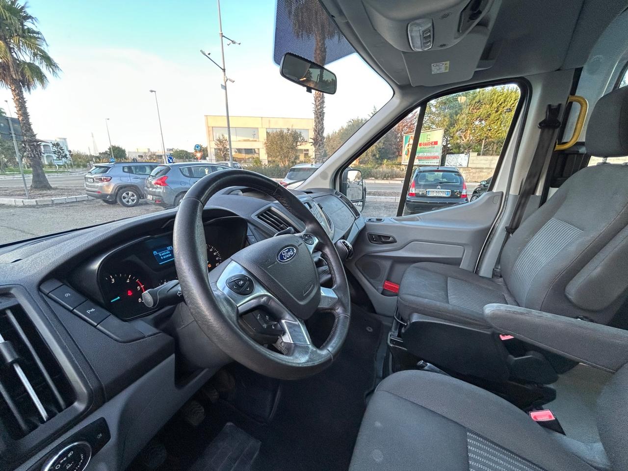 Ford Transit 350 2.0TDCi EcoBlue 130CV 9 posti+pedana disabili
