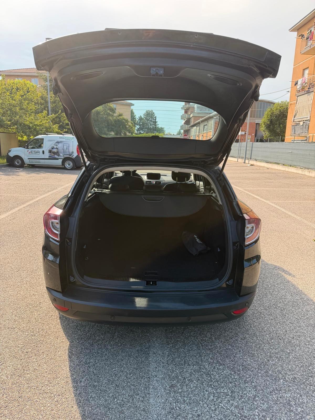 Renault Megane SporTour 1.5 dci - NAV. - 12 MESI DI GARANZIA -