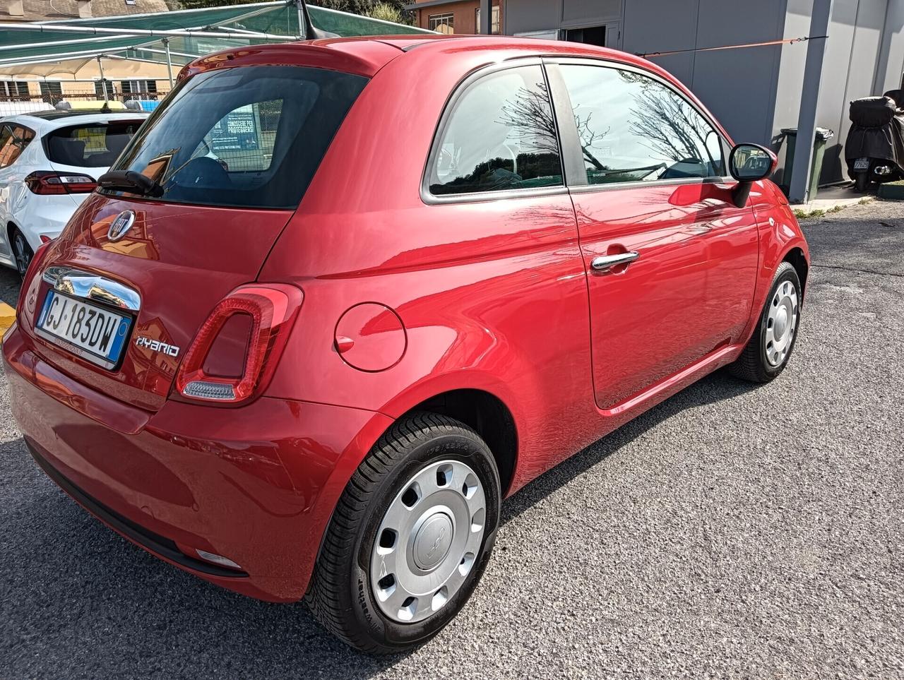 Fiat 500 1.0 Hybrid Red
