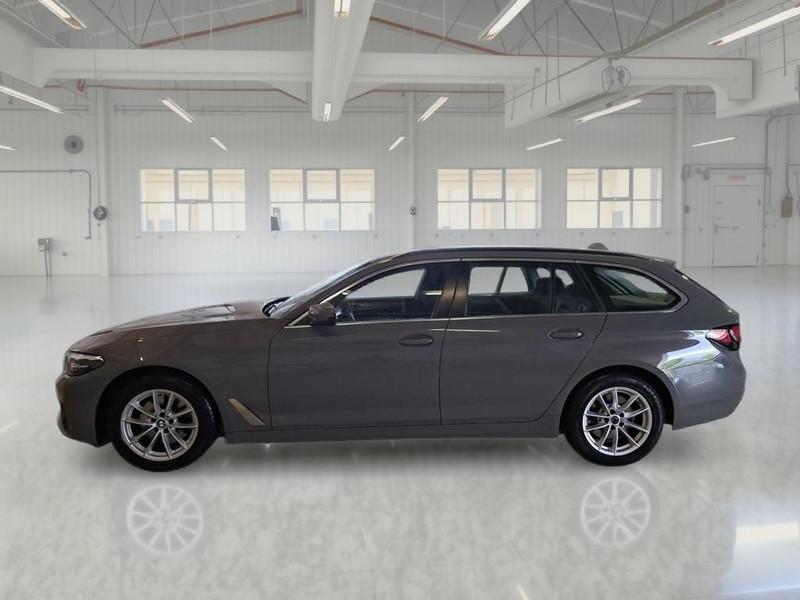 BMW 518 48V Business Touring Auto
