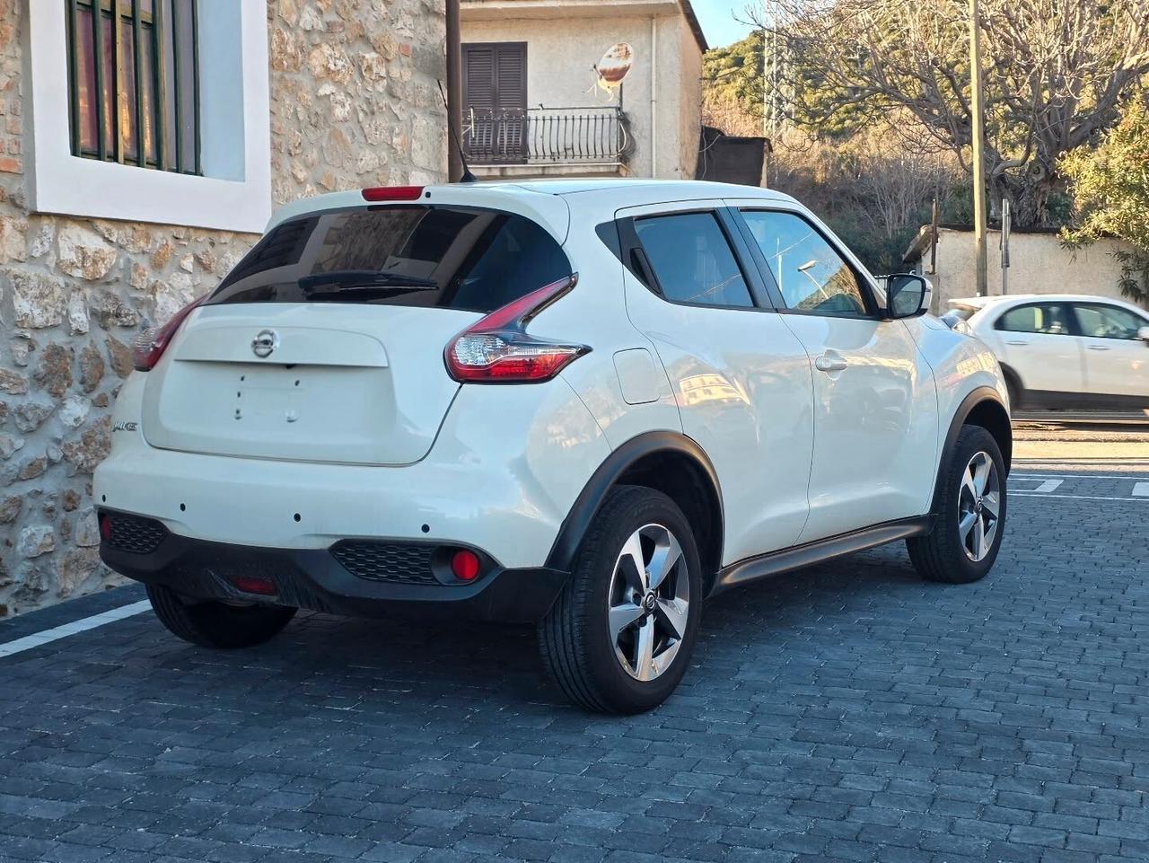 Nissan Juke 1.6 GPL Acenta