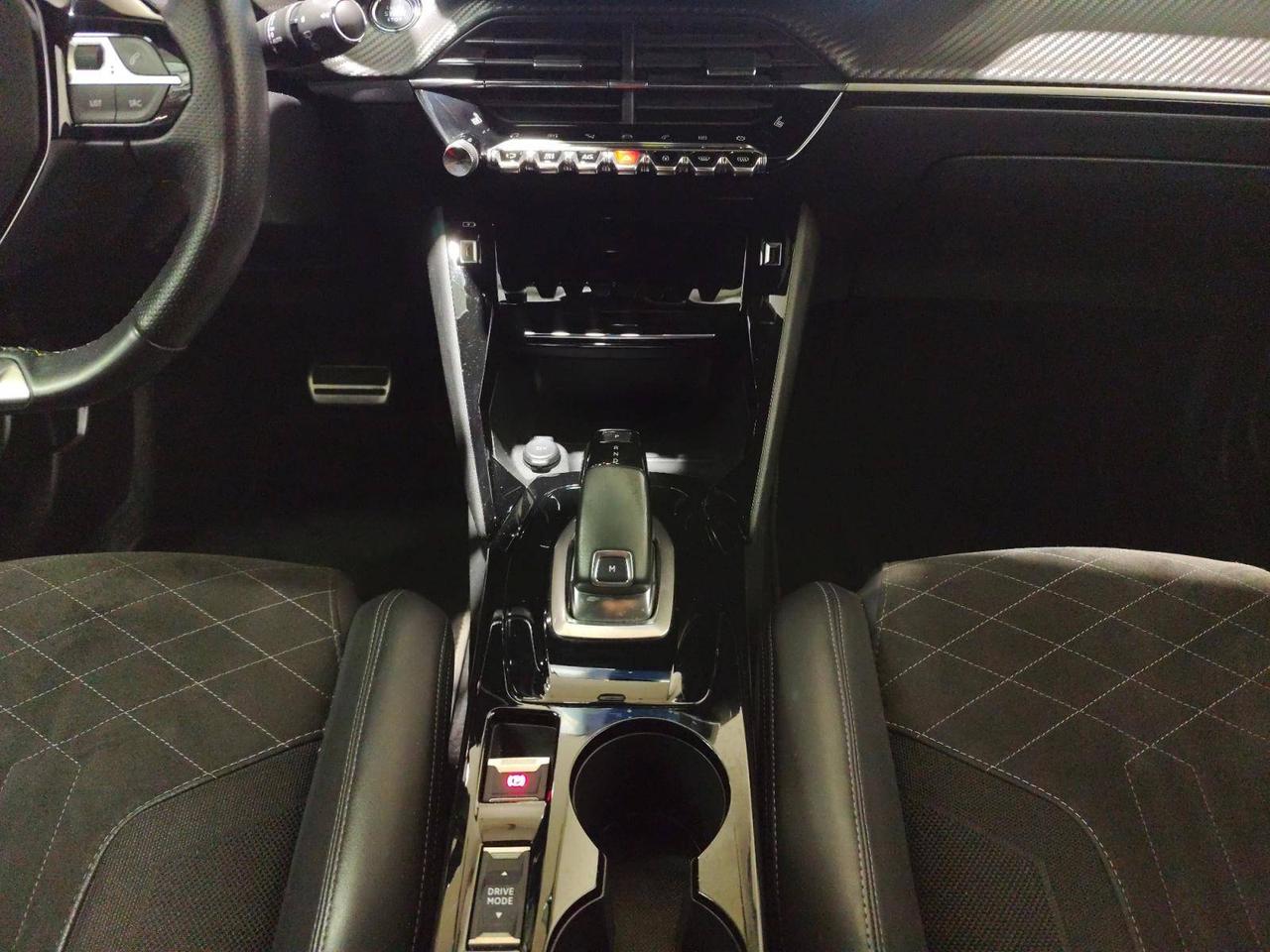 Peugeot 2008 1.5 bluehdi GT Pack 130cv