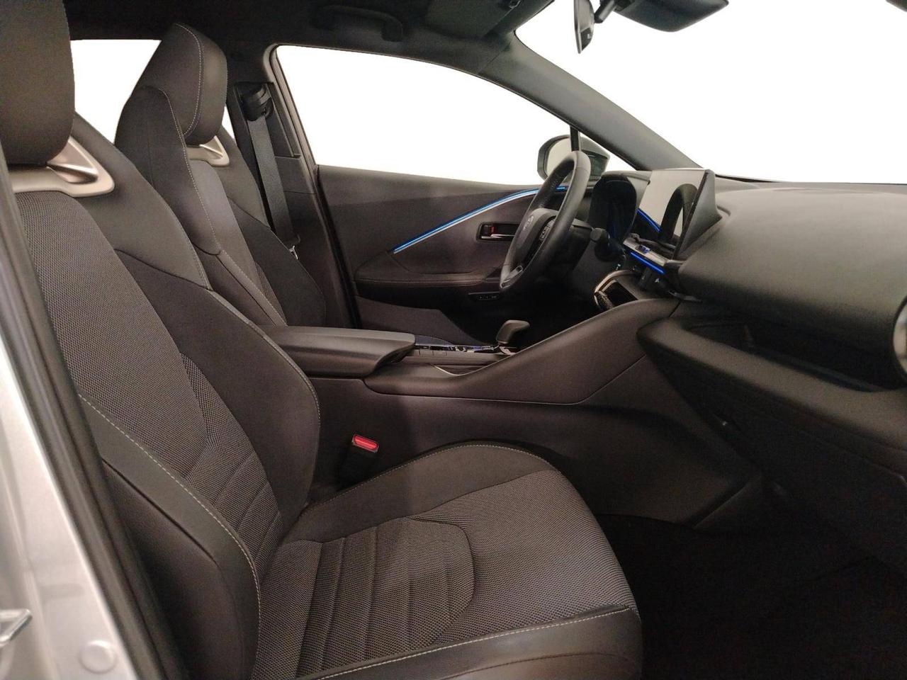 Toyota C-HR 2.0 hev Lounge fwd