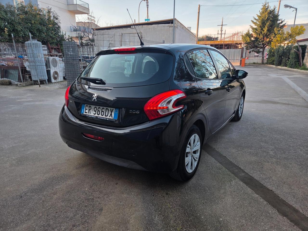 Peugeot 208 1.0 VTi 68 CV 5 porte