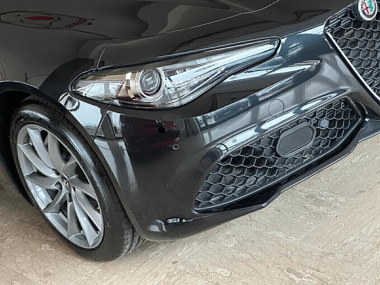 Alfa Romeo Giulia Q4 2.2 TURBODIESEL 210 cv. AT8 TI (KM 0)