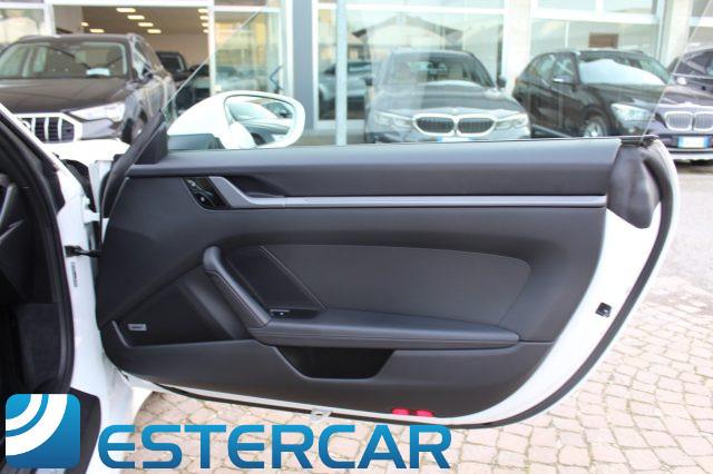 PORSCHE 911 992 Carrera