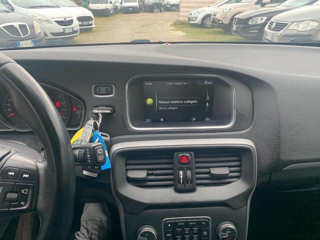 Volvo V40 D2 1.6 Summum 2015 233.000 KM