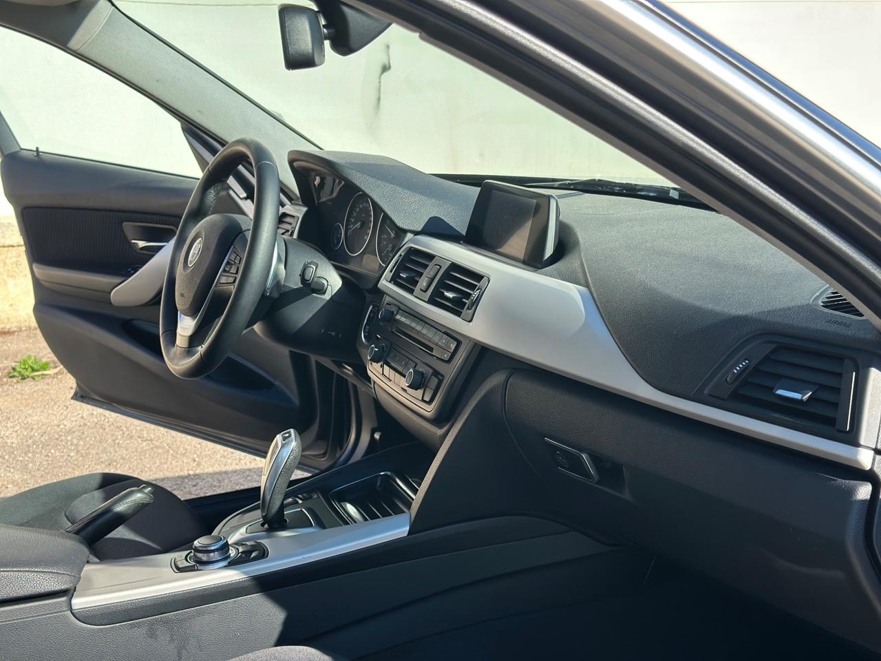 Bmw serie 3 318d Touring Business aut.