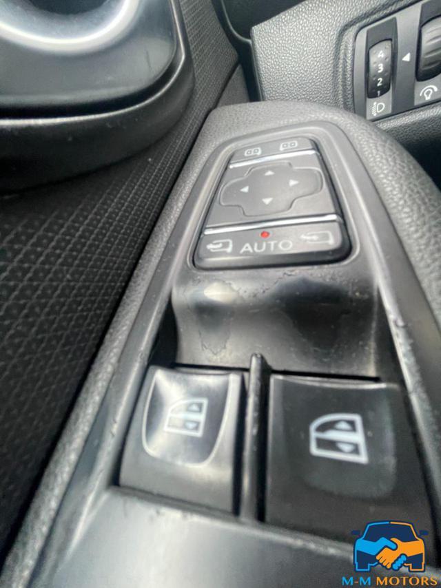 RENAULT Clio neo patentati + garanzia 12 mesi