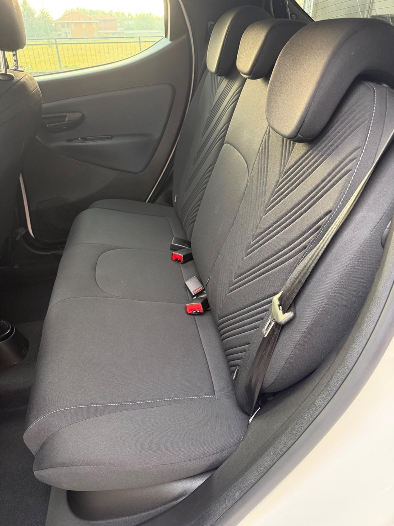 Lancia Ypsilon 1.0 5 porte Hybrid Gold