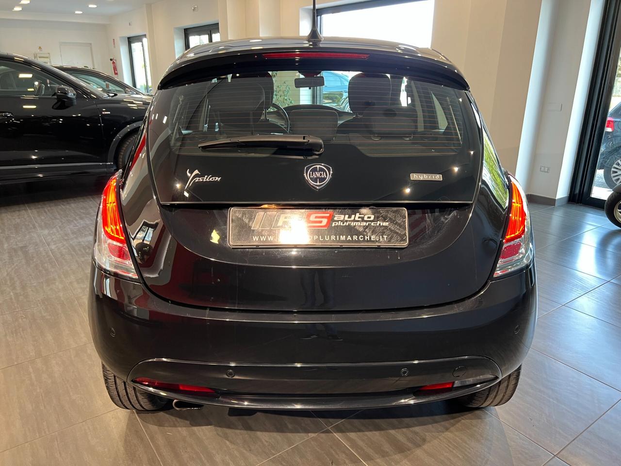 Lancia Ypsilon 1.0 FireFly 5 porte S&S Hybrid Gold