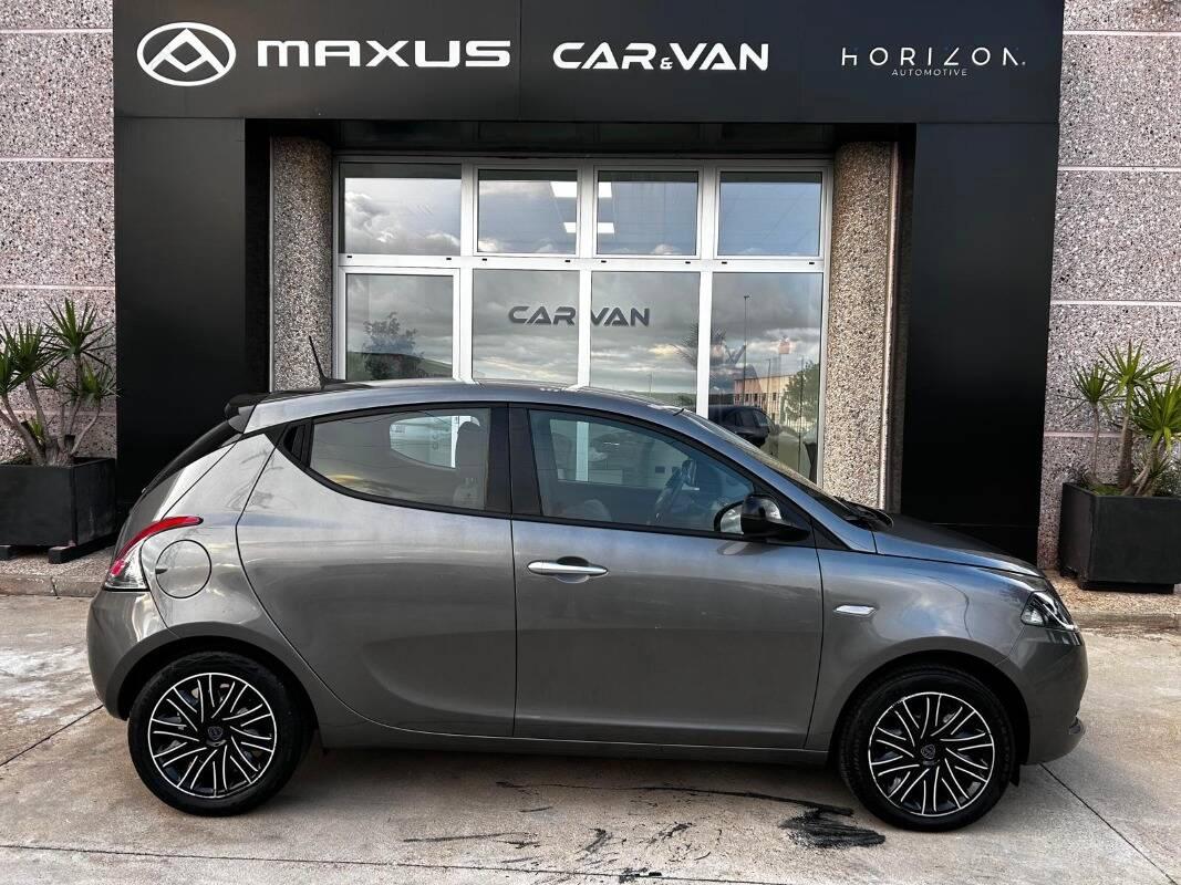 Lancia Ypsilon III Hybrid Gold – Rata 99€ mese