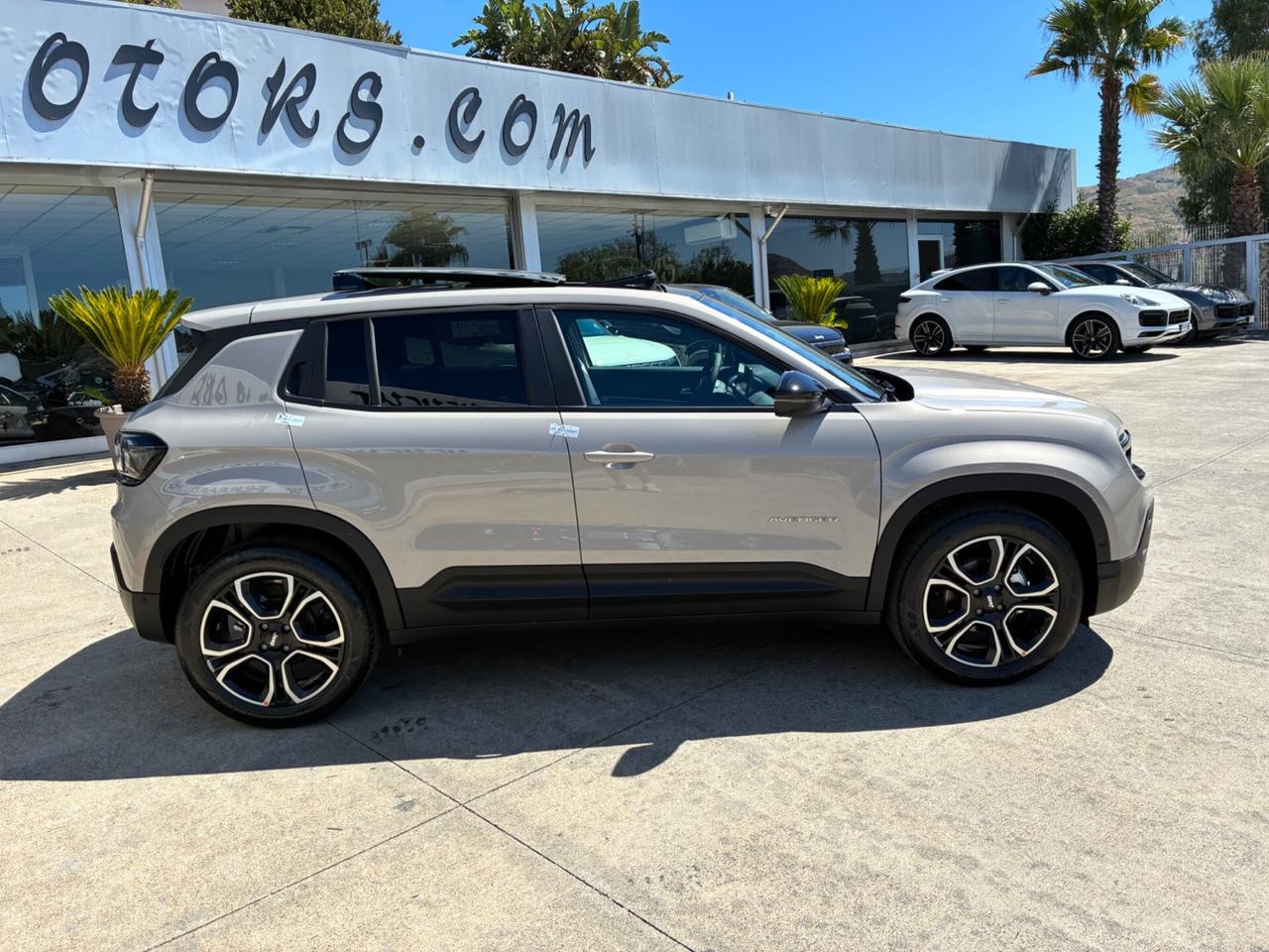 Jeep Avenger 1.2 Turbo 100 Cv summit bicolor tetto