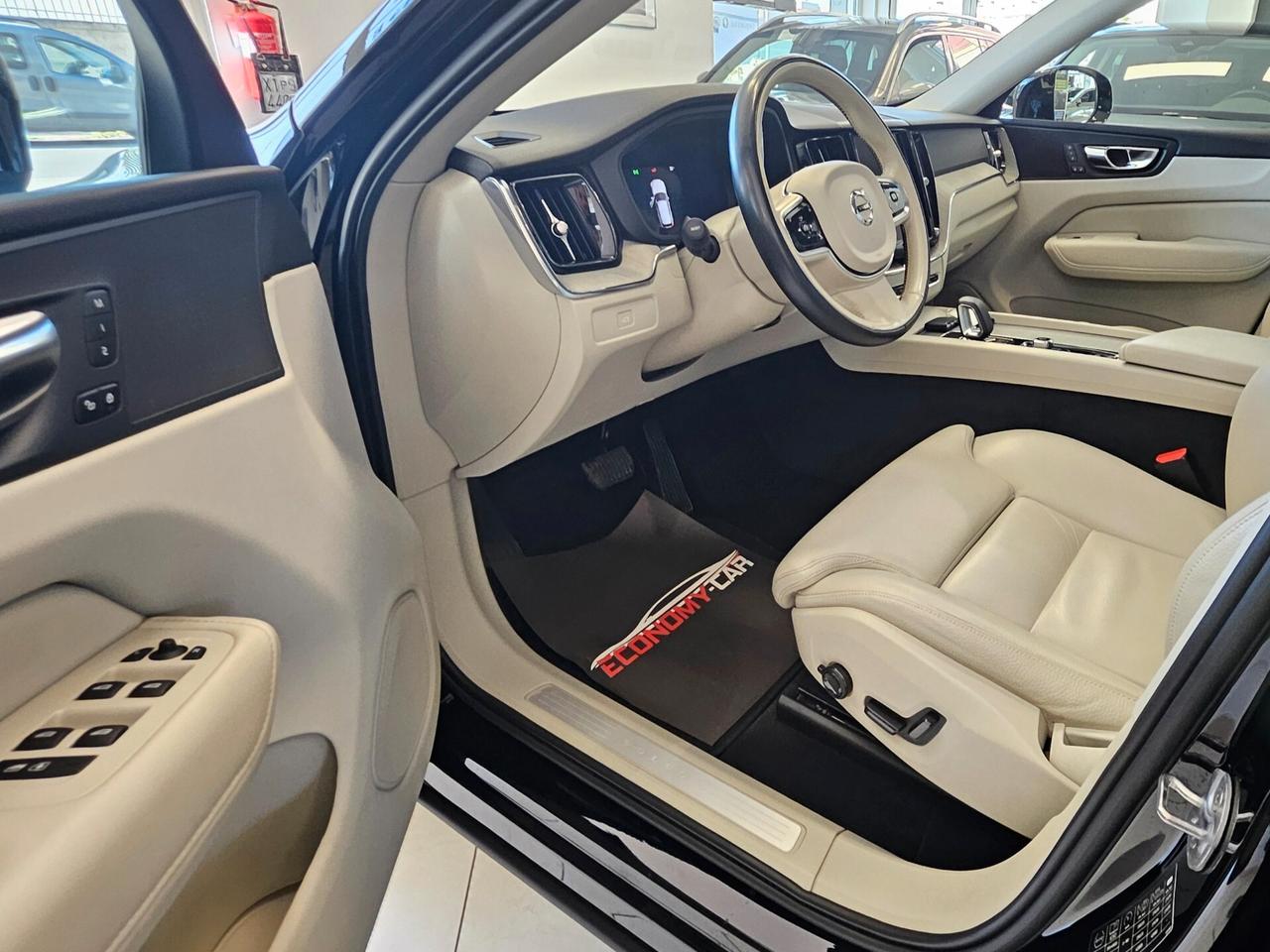 Volvo XC 60 XC60 B4 (d) automatico Plus Dark