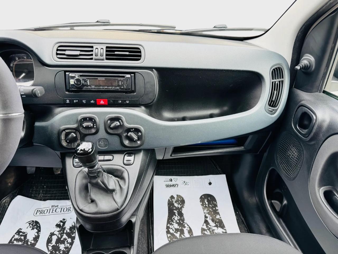 Fiat Panda 1.2 benzina anno 2018 neo patentati