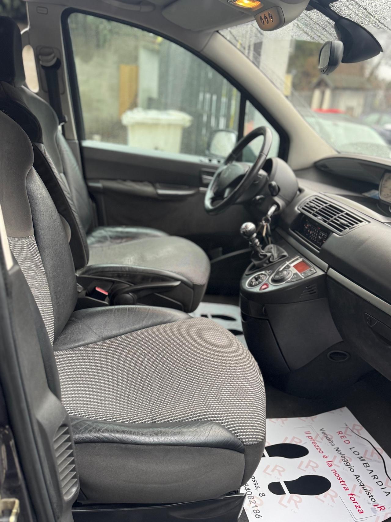 Peugeot 807 2.0 HDi FAP ST