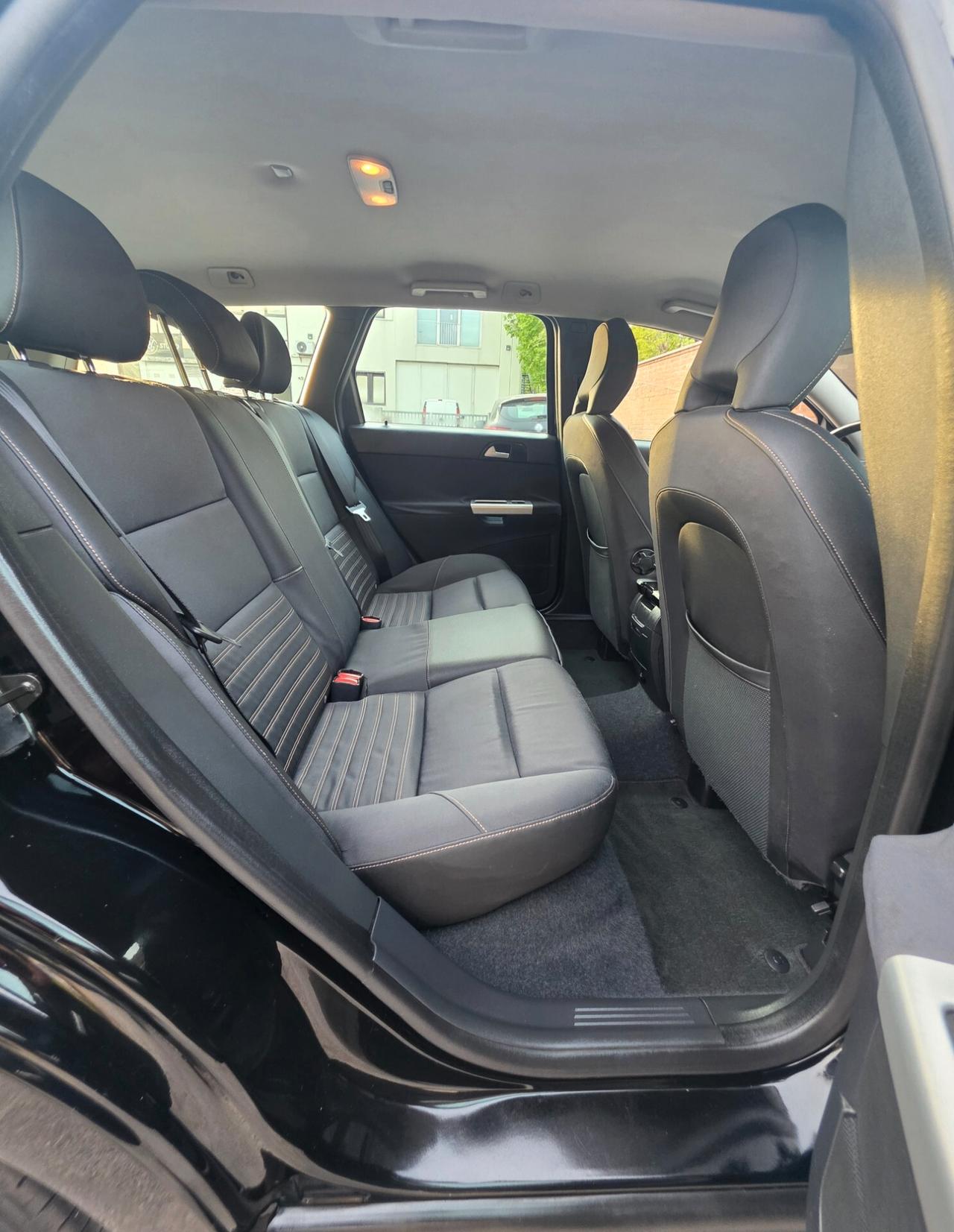 Volvo V50 D2 R-design neopatentati euro5B