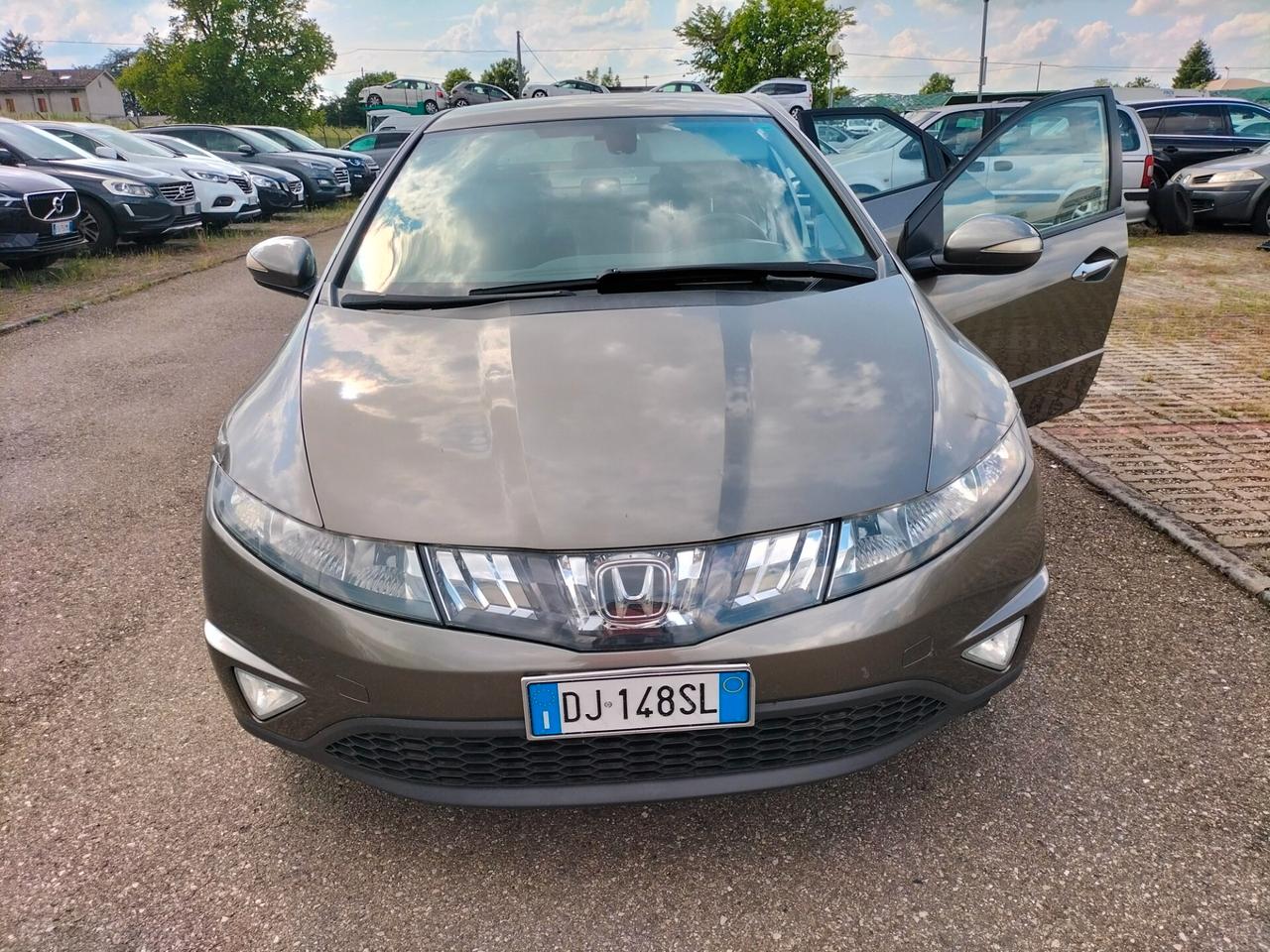 Honda Civic 1.8 i-VTEC cambio automatico