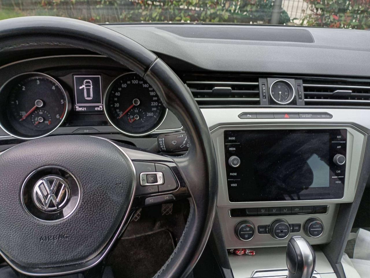 Volkswagen Passat Variant 1.6 tdi Comfortline 120cv dsg leggere descrizione
