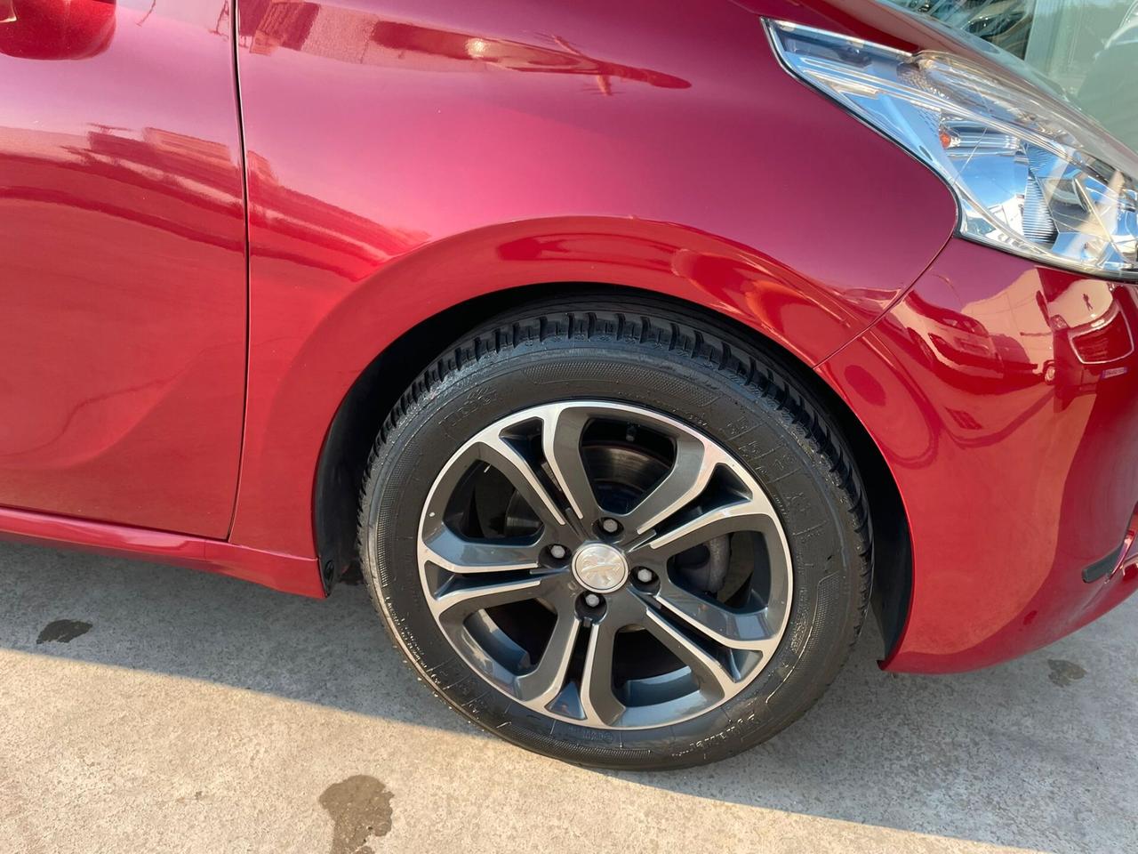 Peugeot 208 1.4 HDi 68 CV 5 porte Allure neopatentati