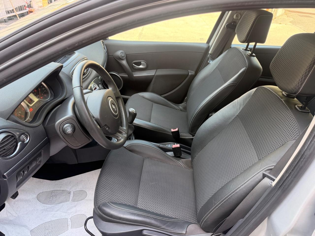 RENAULT CLIO 1.2 NEOPATENTATI KM 70 MILA !!!