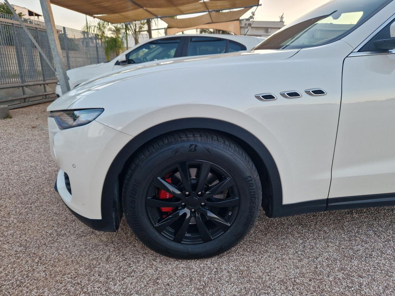 Maserati Levante V6 Diesel 275 CV AWD Granlusso