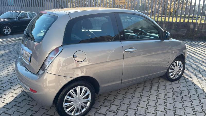Lancia Ypsilon 3 Porte Ypsilon 1.2 8v Platino