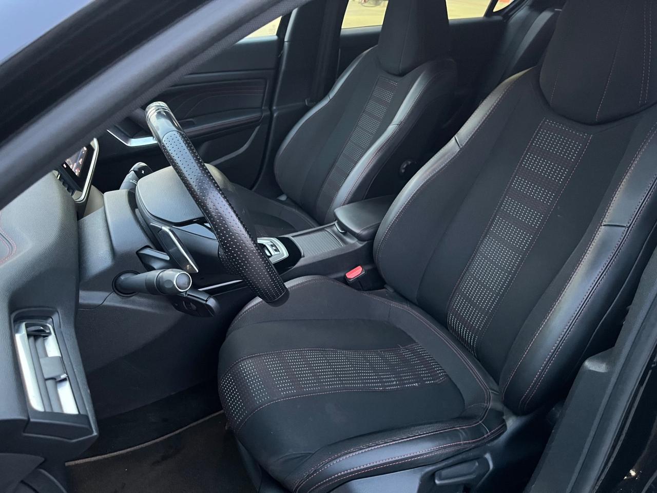 PEUGEOT 308 - GT LINE