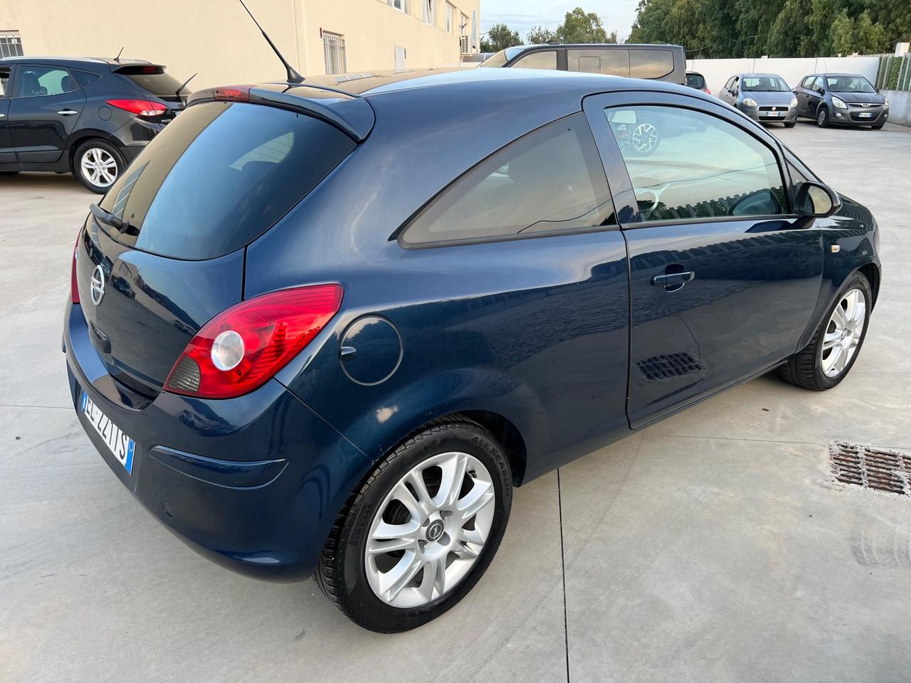 Opel Corsa 1.2 benzina 3 porte Restyling 2012