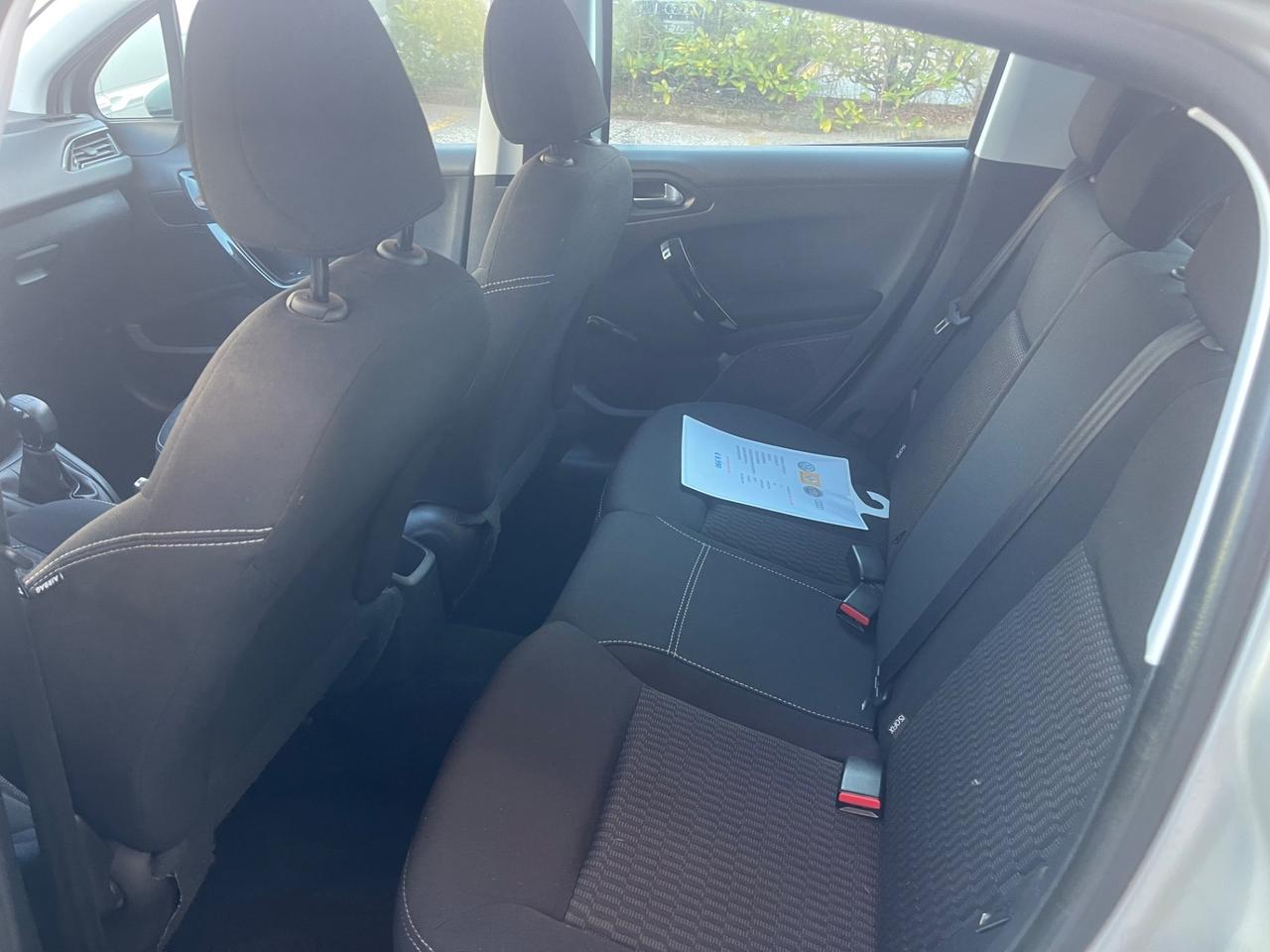 Peugeot 208 82 5 porte Allure SI NEOPATENTATI