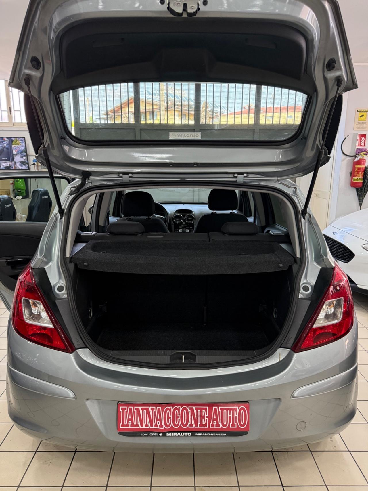 Opel Corsa 1.2 gpl 2011 full optional