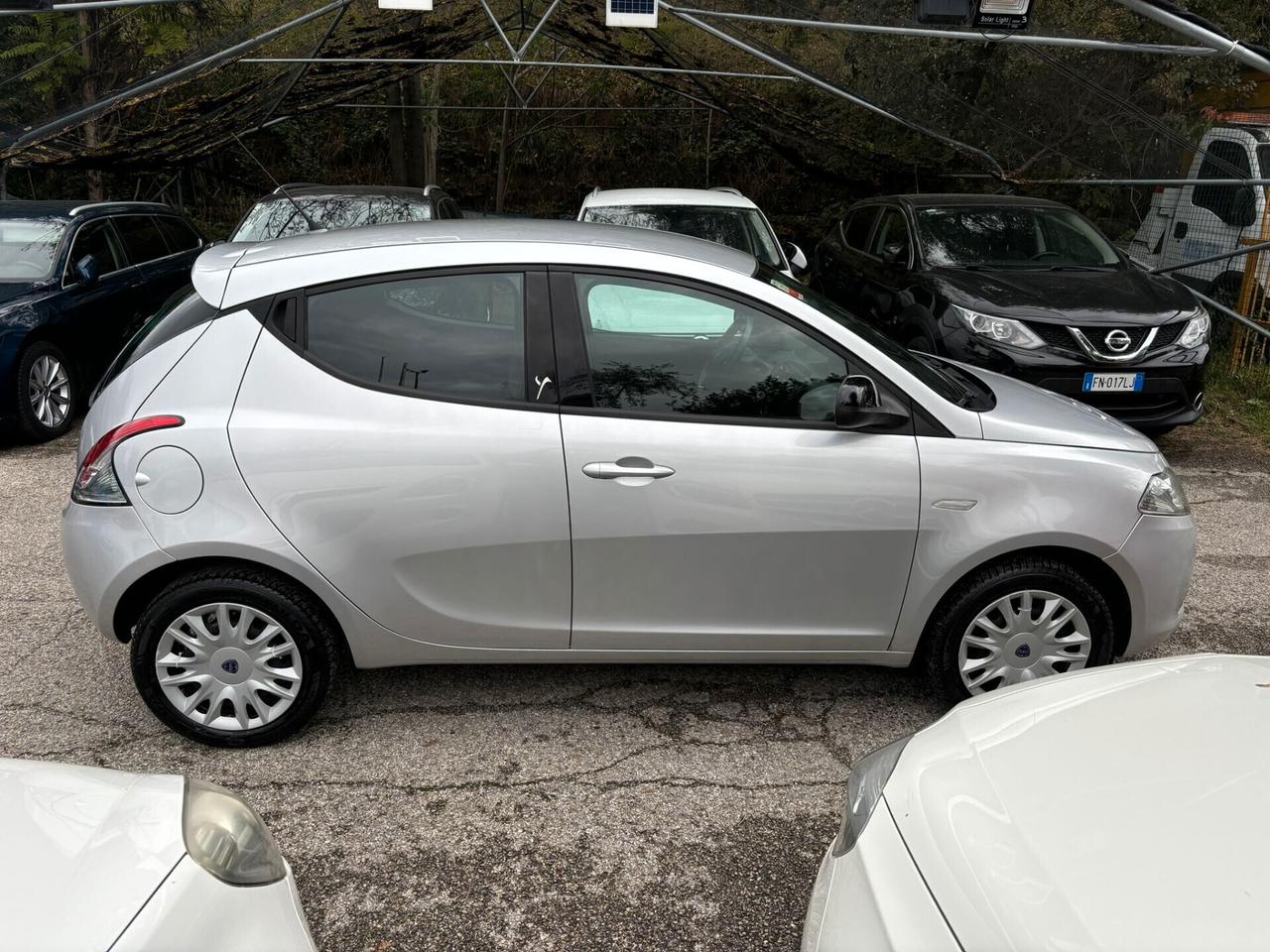 Lancia Ypsilon 1.2 - 5 porte GPL ok Neopatentati