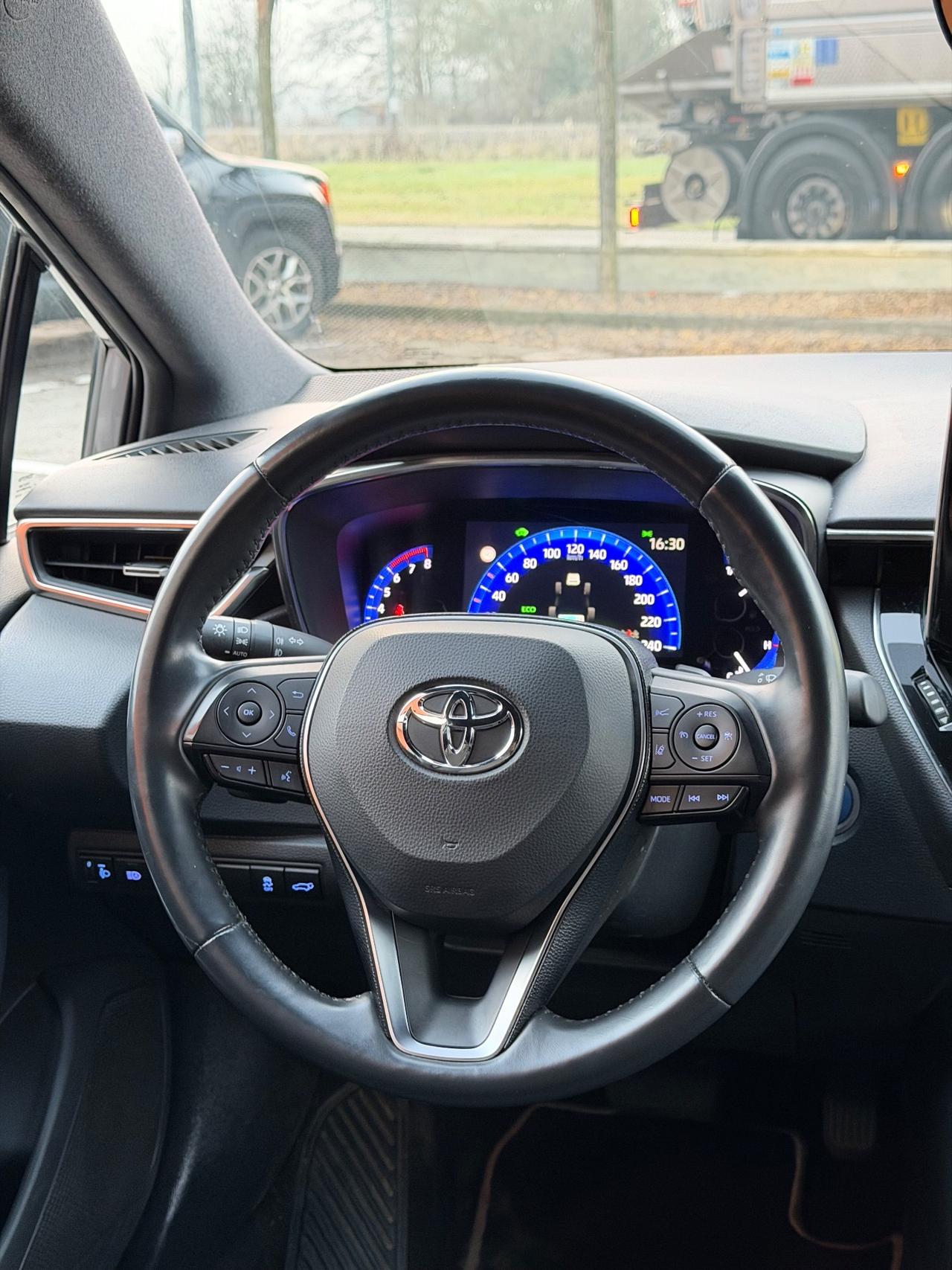 Toyota Corolla Touring 2.0 Hybrid