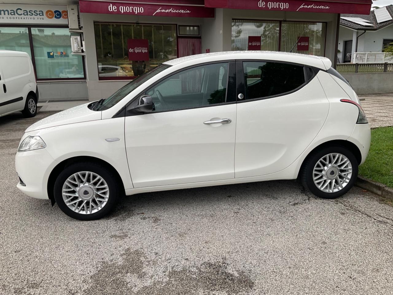 Lancia Ypsilon 1.2 69 CV 5 porte GPL Ecochic Gold