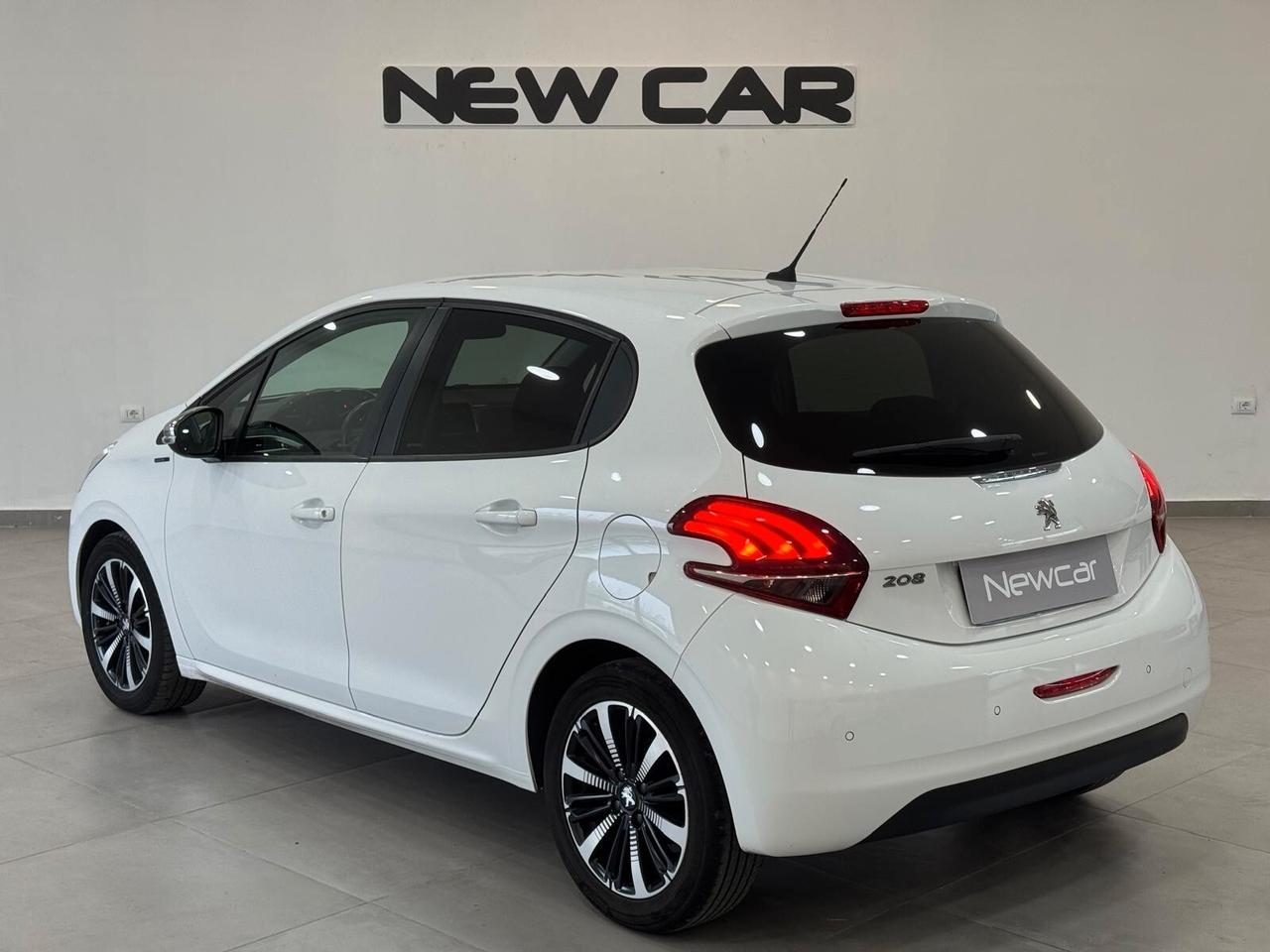 Peugeot 208 PureTech 82 Stop&Start 5 porte Signature