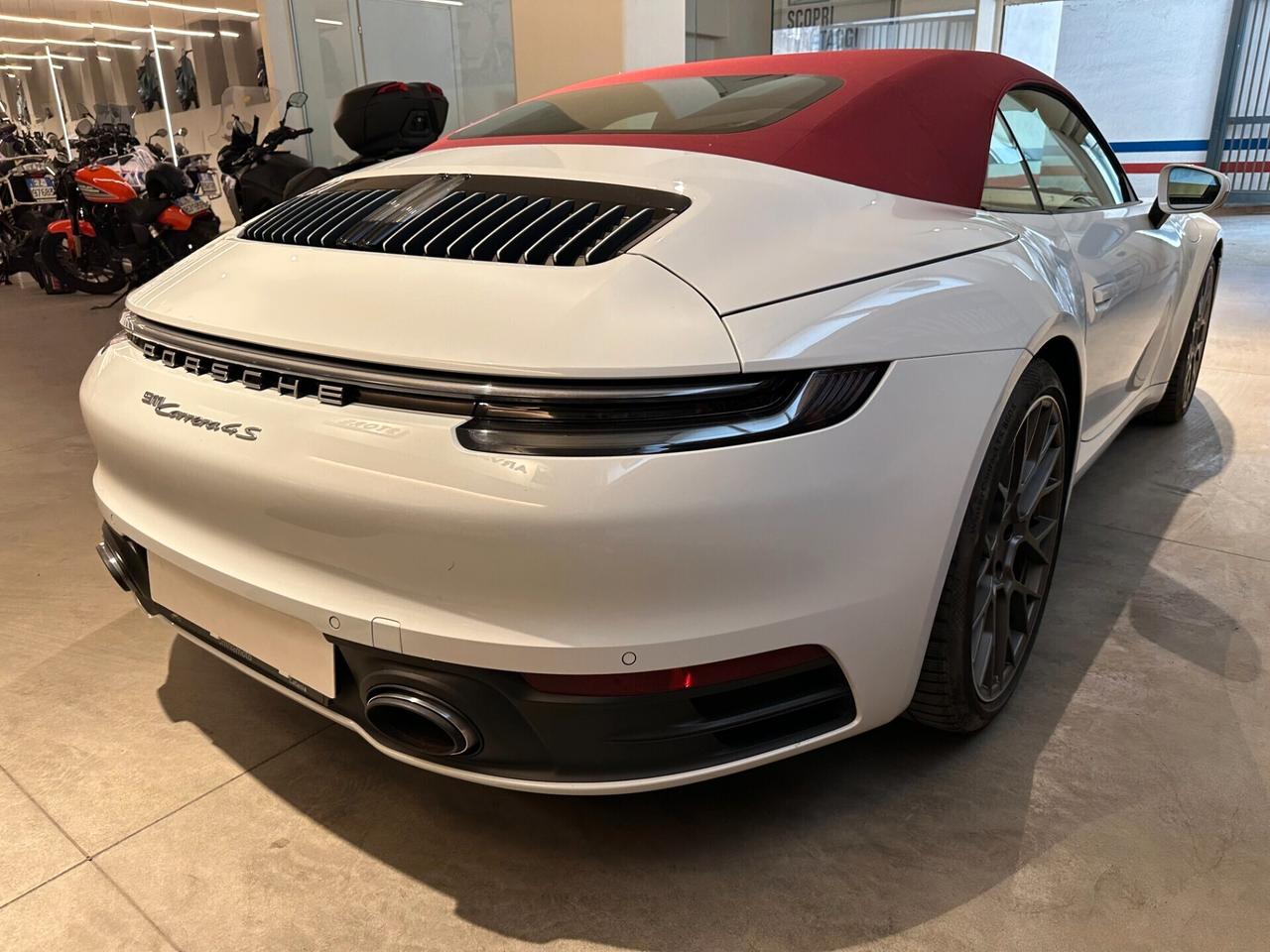 Porsche 911 Carrera 4S Cabriolet